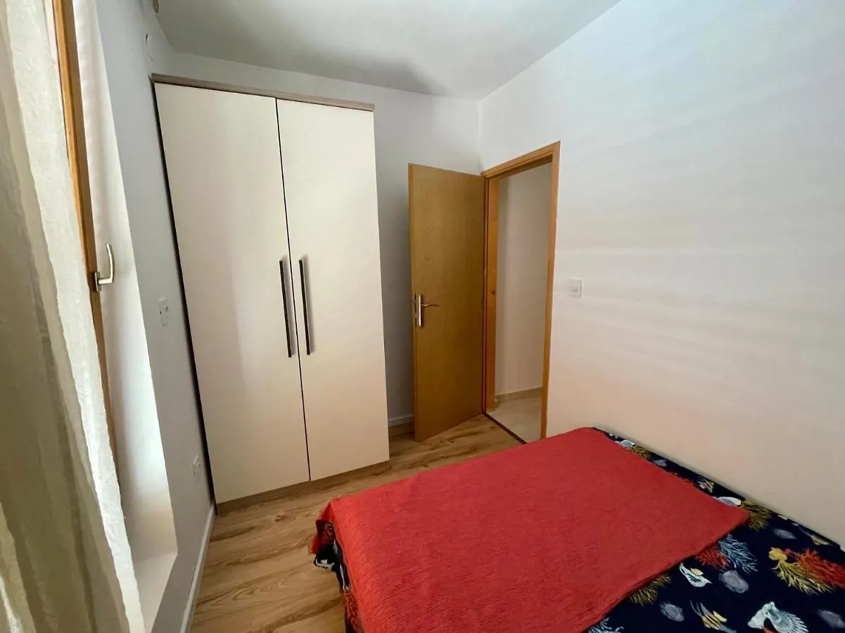 Lovro #1 & #2 Apartments 크레스